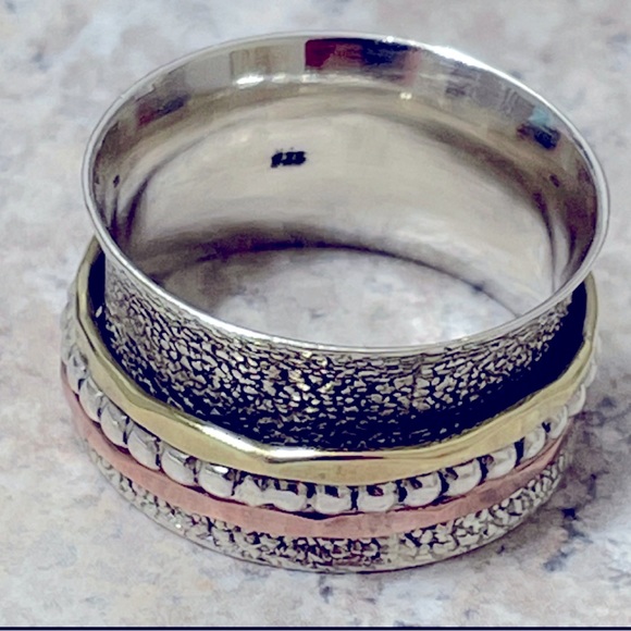 925 Sterling Silver Meditation Ring - Picture 3 of 5